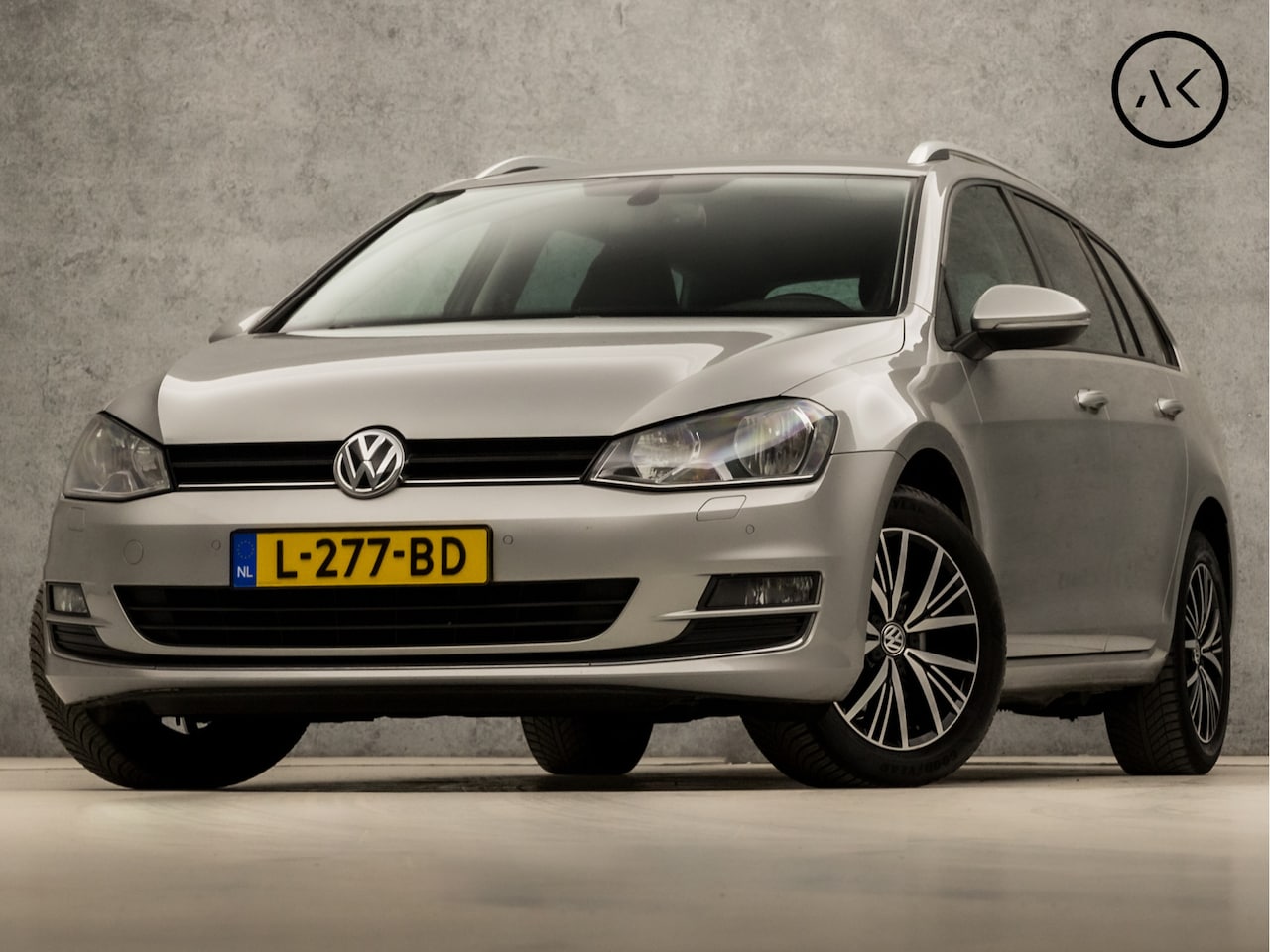 Volkswagen Golf Variant - 1.2 TSI Sportline Automaat (APPLE CARPLAY, NAVIGATIE, CLIMATE, STOELVERWARMING, GETINT GLA - AutoWereld.nl