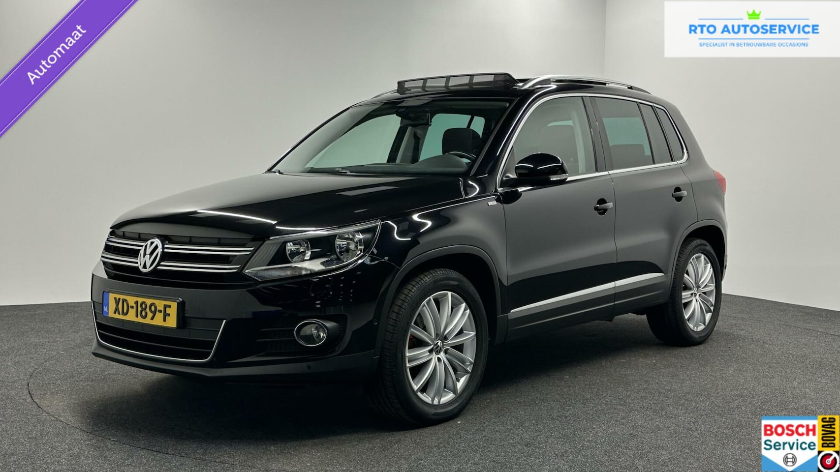 Volkswagen Tiguan - 1.4 TSI R-Line Edition PANO NAVI TREKHAAK - AutoWereld.nl