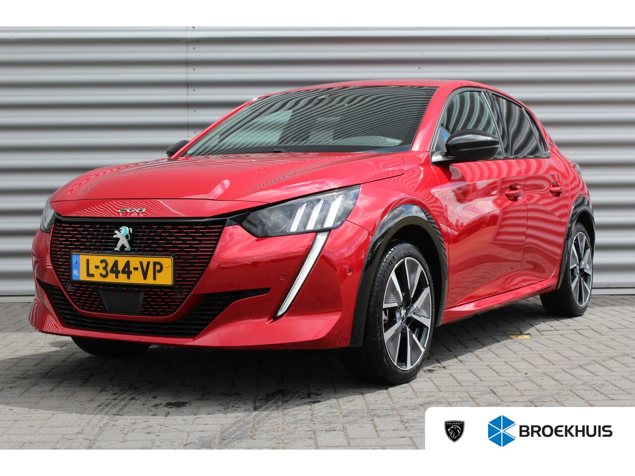Peugeot e-208 - EV 136PK GT PACK AUTOMAAT / NAVI / LEDER / CLIMA / PDC / 17" LMV / CAMERA / KEYLESS / WINT - AutoWereld.nl