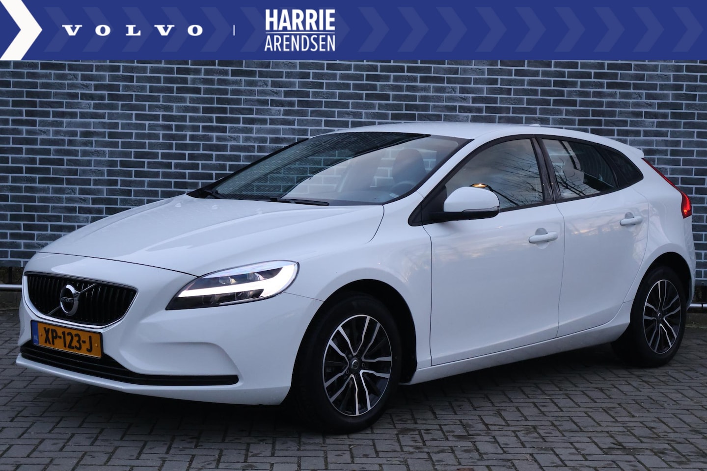 Volvo V40 - 1.5 T2 Polar | LED koplampen | Lichtmetalen velgen | Cruise control | Airco | Automatische - AutoWereld.nl