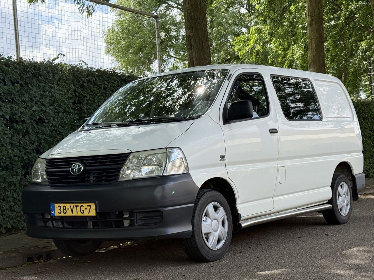 Toyota HiAce - Hi-ace 2.5 D-4D DC-6-PERS - AutoWereld.nl