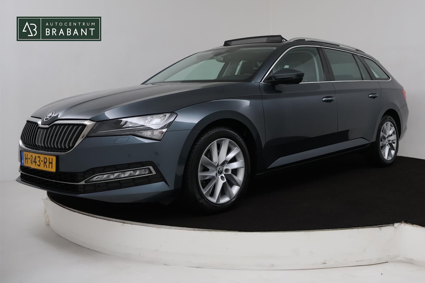 Skoda Superb Combi - 1.5 TSI ACT Business Edition (PANORAMADAK, STOELVERWARMING, CAMERA, ELEKTR STOELEN, CRUISE - AutoWereld.nl