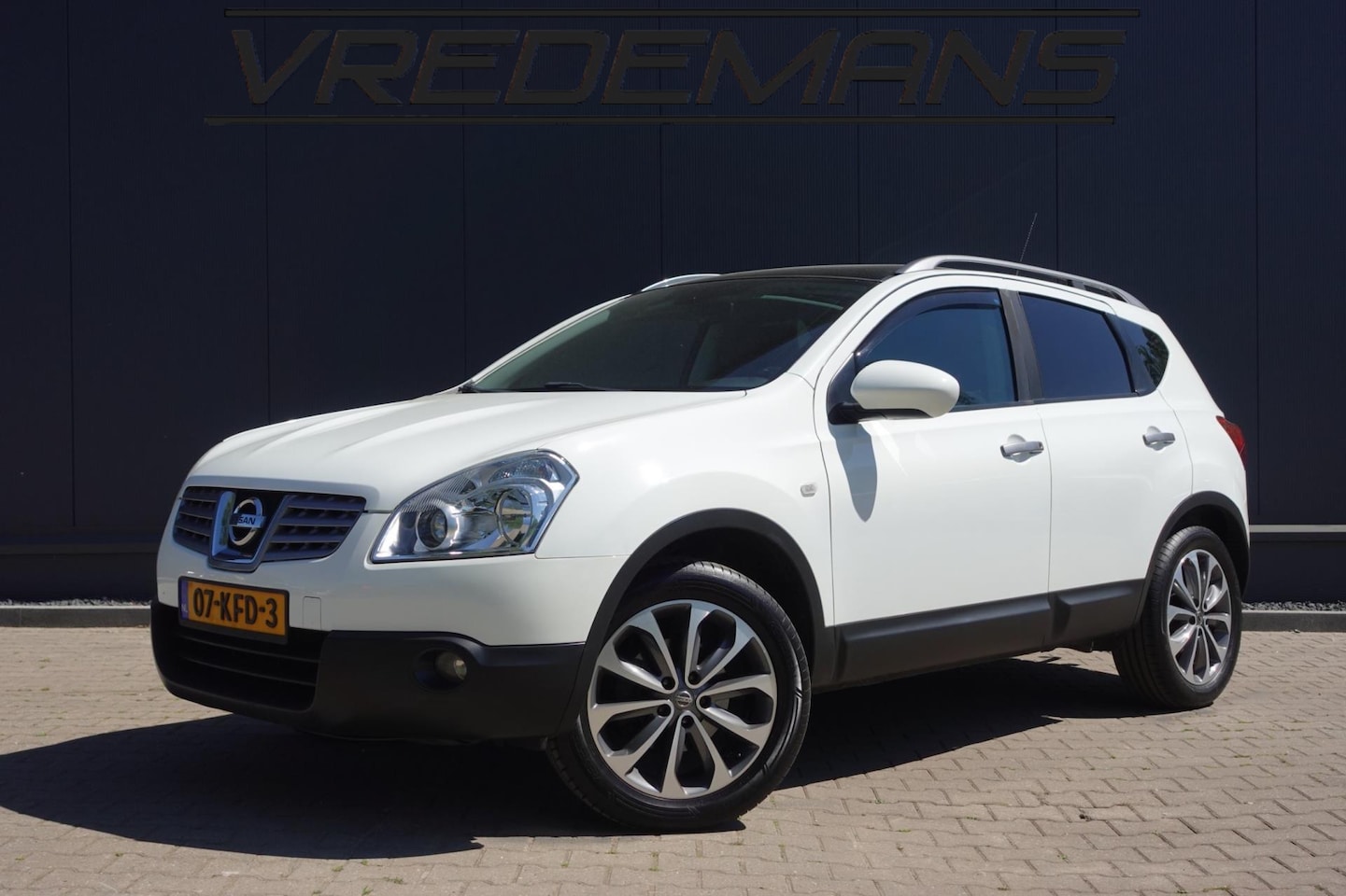 Nissan Qashqai - 1.6 Connect Edition PANO / NAVI / CLIMA - AutoWereld.nl
