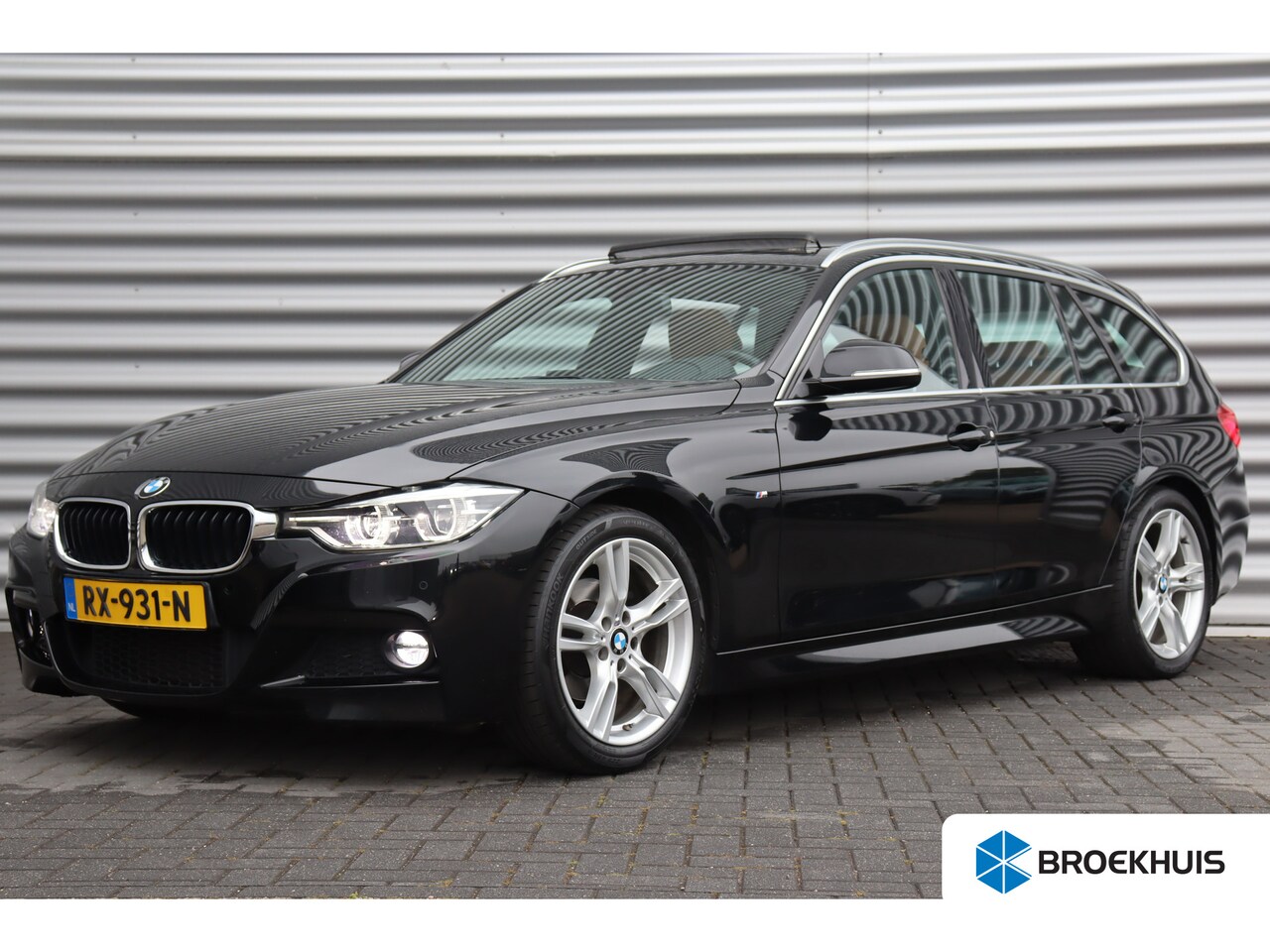 BMW 3-serie Touring - 318i 136PK HIGH EXECUTIVE M-SPORT AUTOMAAT / NAVI / LEDER / CLIMA / PDC / 18" LMV / KEYLES - AutoWereld.nl