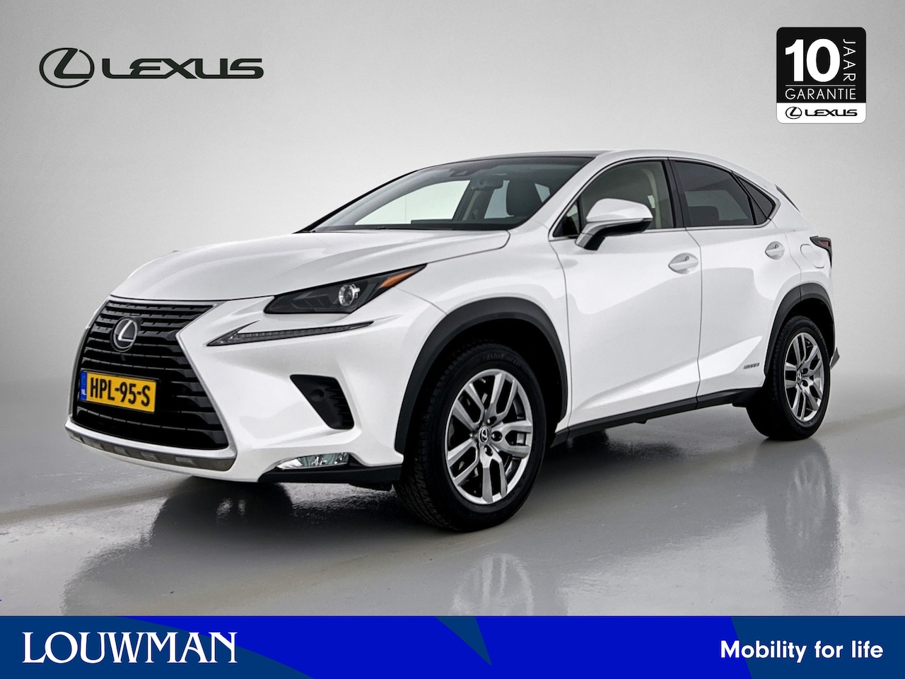 Lexus NX - 300h AWD Luxury Line Limited | Trekhaak | Panoramadak | Apple CarPlay / Android Auto | - AutoWereld.nl