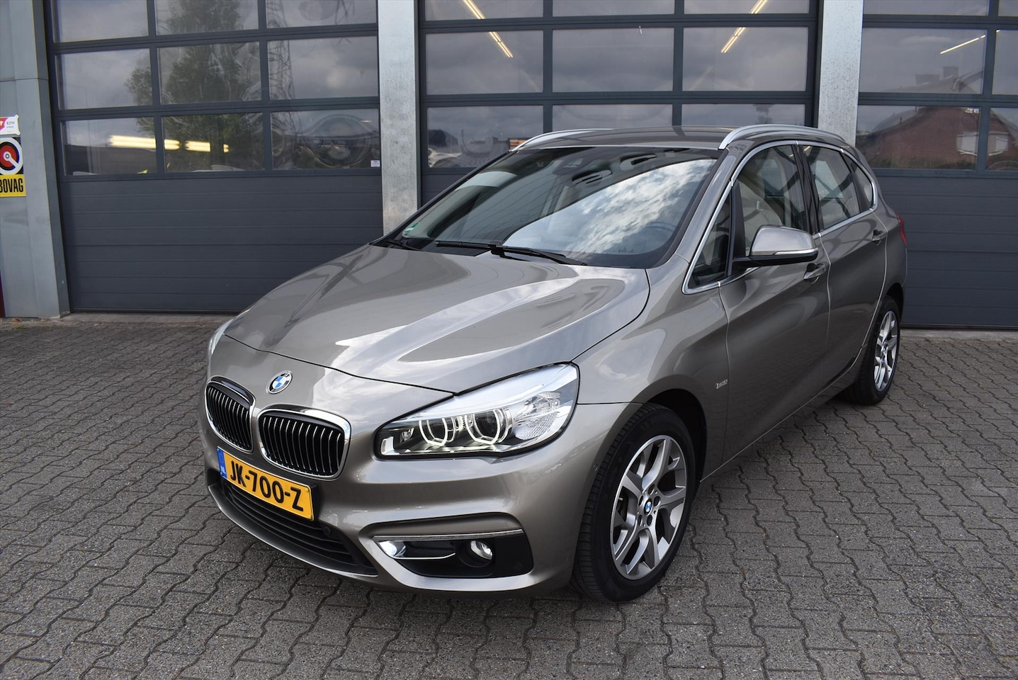 BMW 2-serie Active Tourer - (f45) 220i 192pk High Executive - AutoWereld.nl