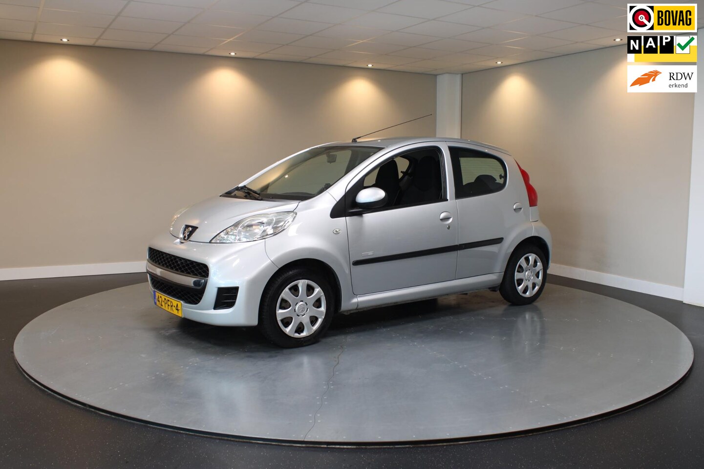 Peugeot 107 - 1.0-12V Millesim 200 *Airco* Elektrisch Pakket|5 Deurs|NAP - AutoWereld.nl