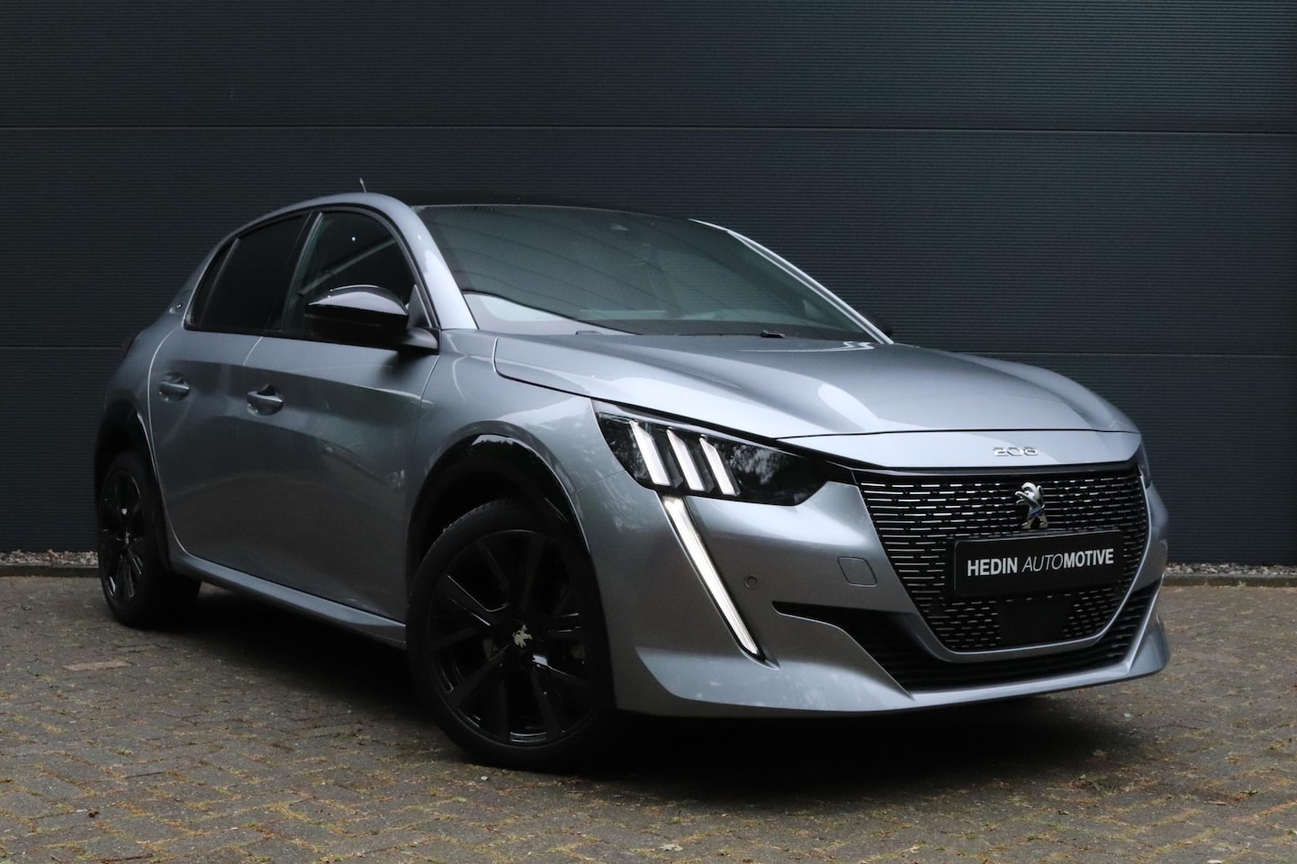 Peugeot 208 - 1.2 PureTech 100 GT | Navigatie | Adaptieve Cruise | Keyless | Climate - AutoWereld.nl