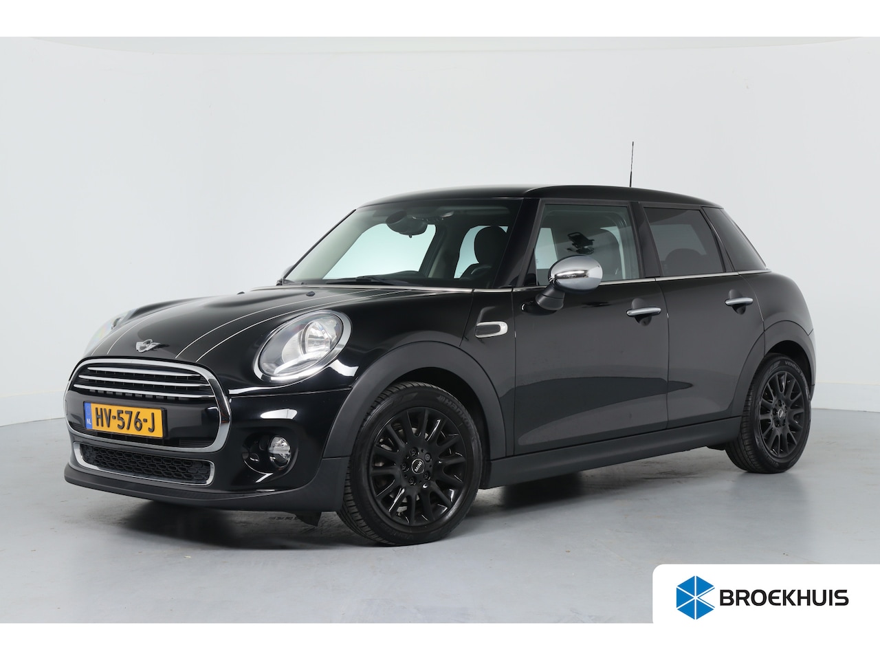 MINI Cooper - Mini 1.5 Chili Business | Climate Control | Navigatie | Union Jack Lights | Cruise Control - AutoWereld.nl