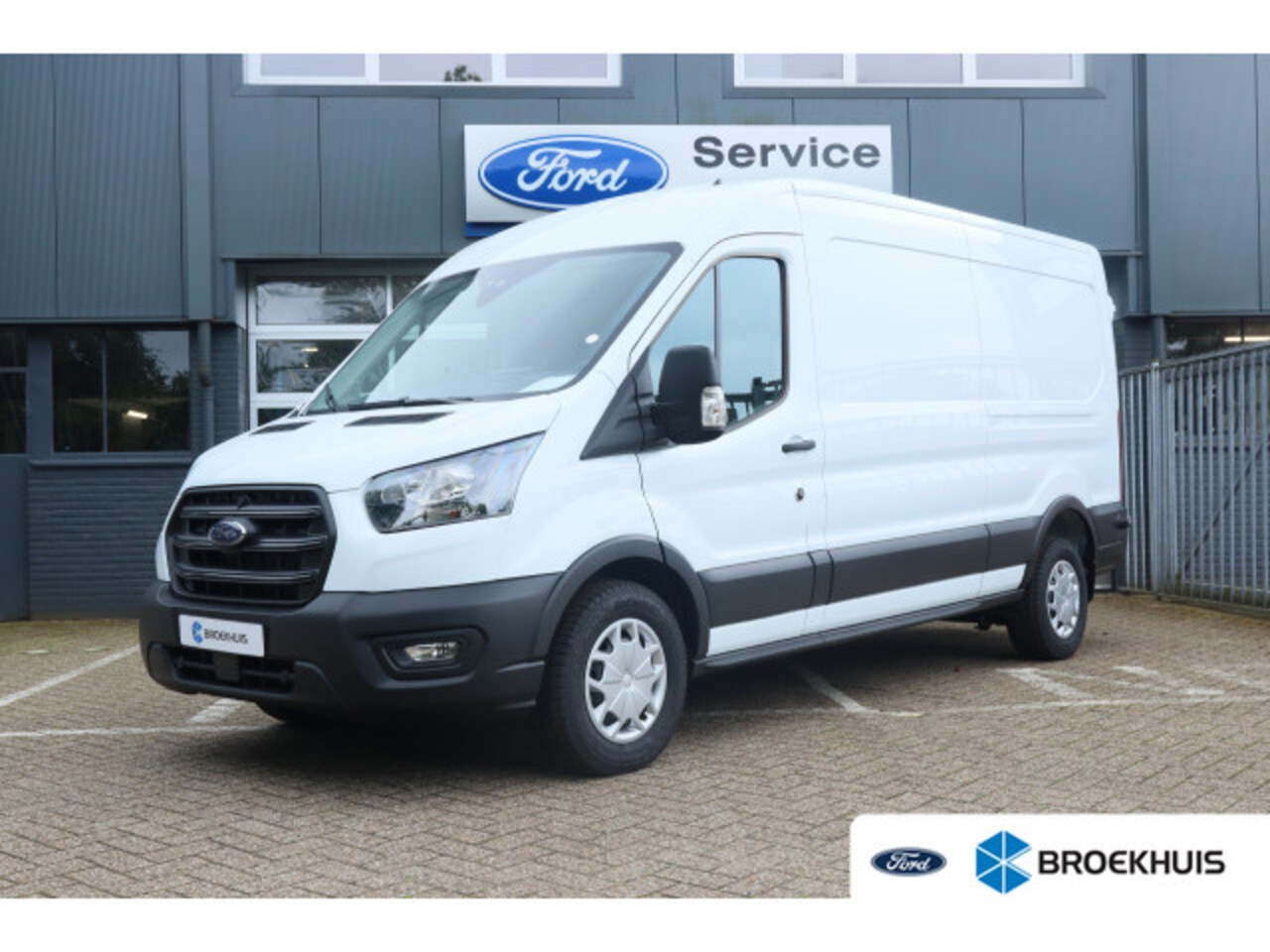 Ford Transit - 350 2.0 TDCI L3H2 Trend Automaat | € 7.455,- Voorraad Voordeel | Navigatie | Trekhaak | Cr - AutoWereld.nl