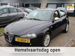 Alfa Romeo 147 - 1.6 T.Spark Veloce Business Beige Leder NAV Tel Cruise Climate