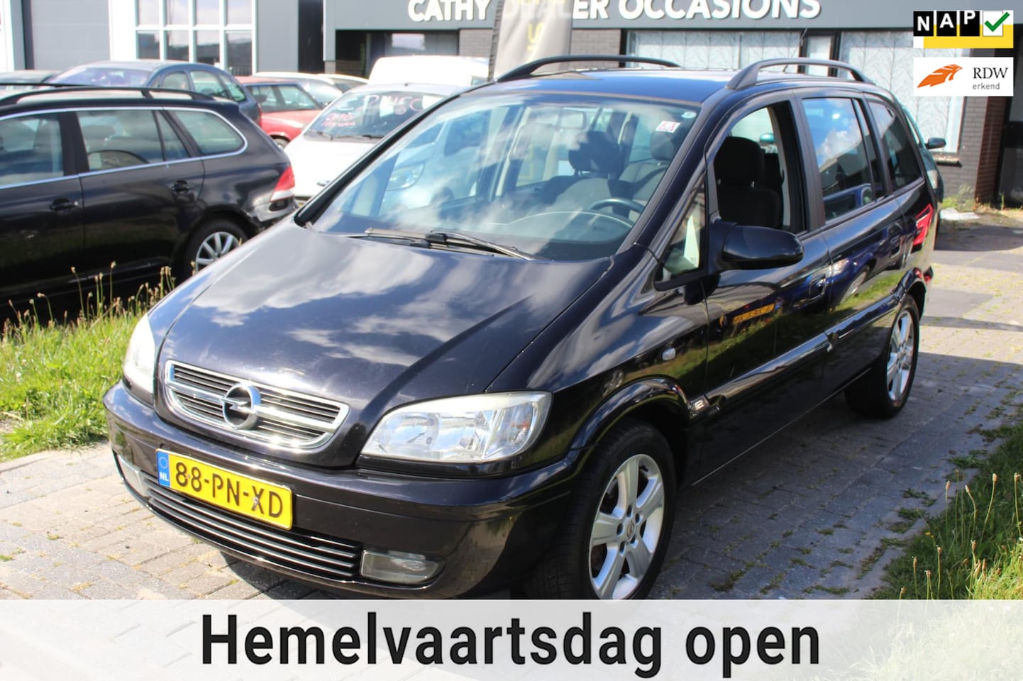 Opel Zafira - 2.2-16V Maxx 7-Persoons Navigatie Trekhaak Climate Cruise - AutoWereld.nl
