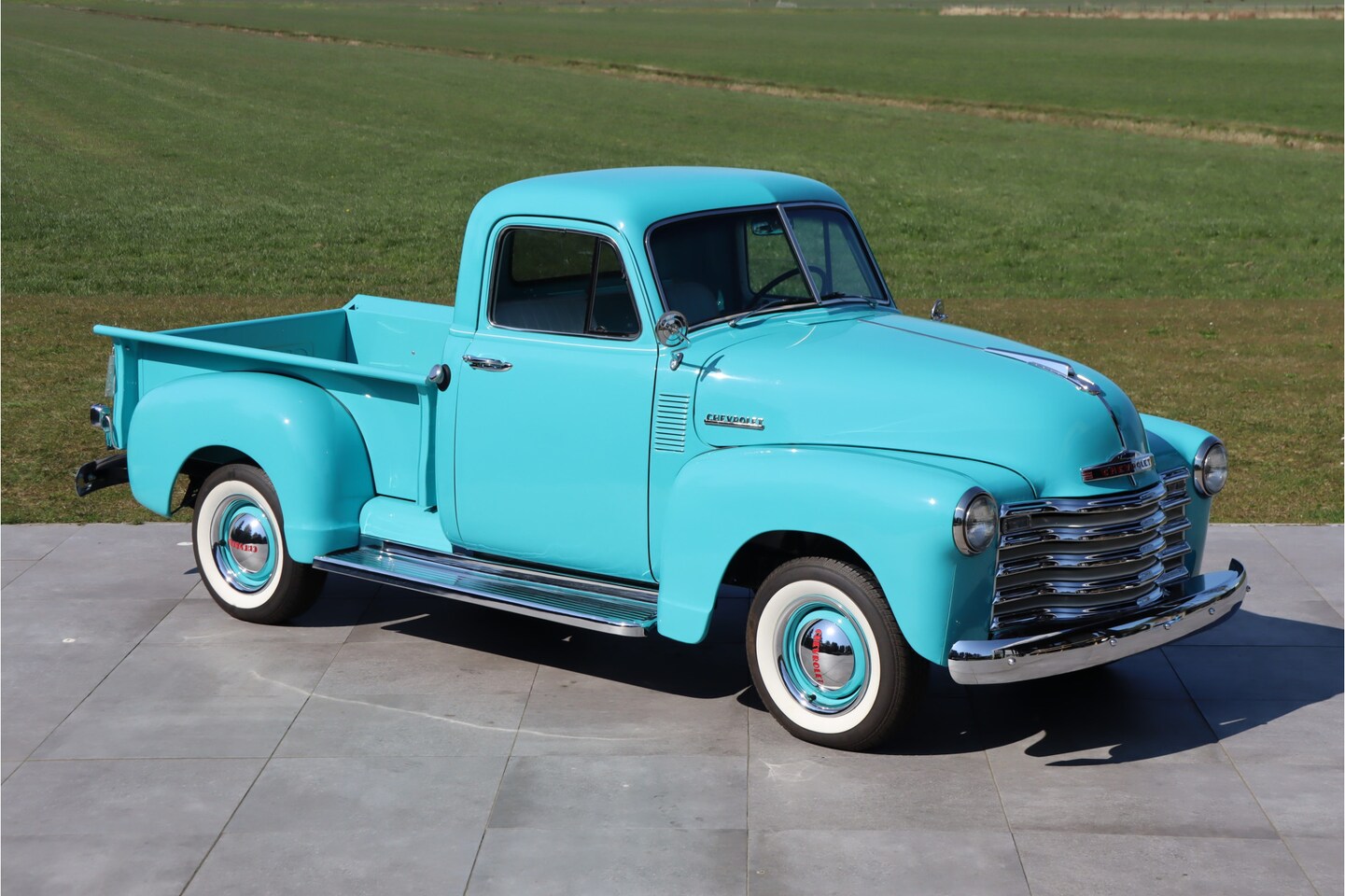 Chevrolet Apache - Pick-Up Truck - Fully Restored - AutoWereld.nl