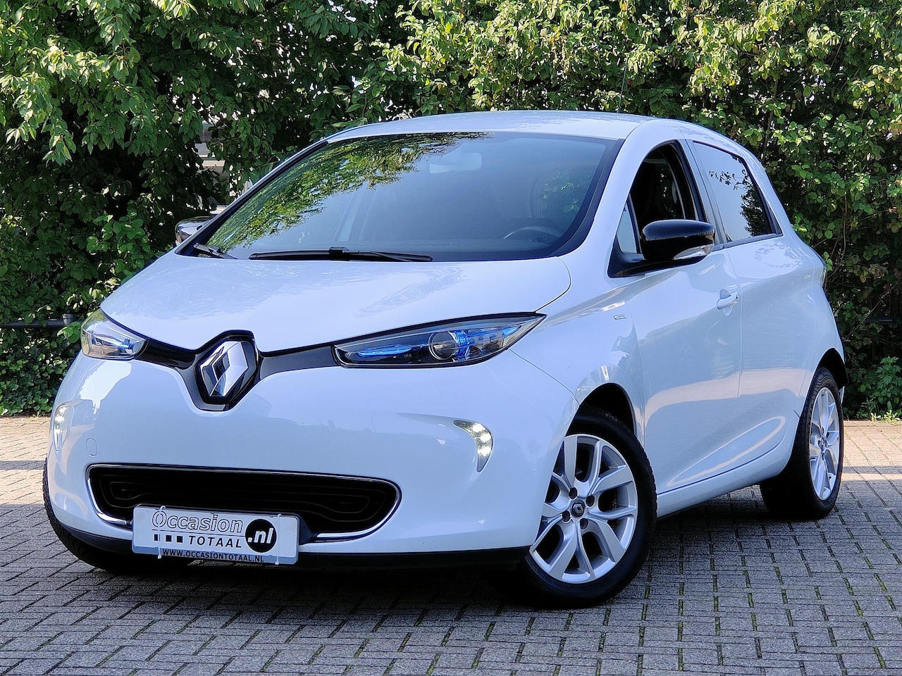 Renault Zoe - R110 Limited| 240km Range 41 kWh | Keyless | Camera | Climate | DAB - AutoWereld.nl
