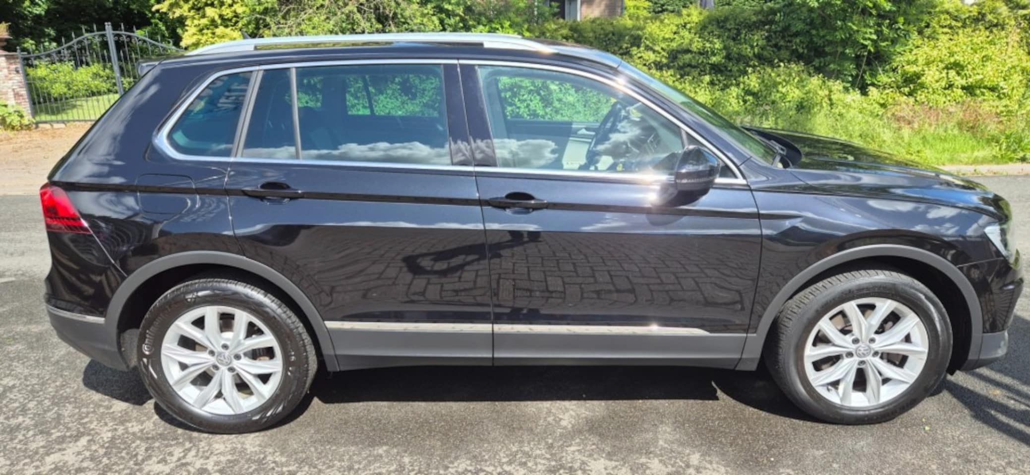 Volkswagen Tiguan - 2.0 TSI 4motion Highline*automaat*Trekhaak*NAP - AutoWereld.nl