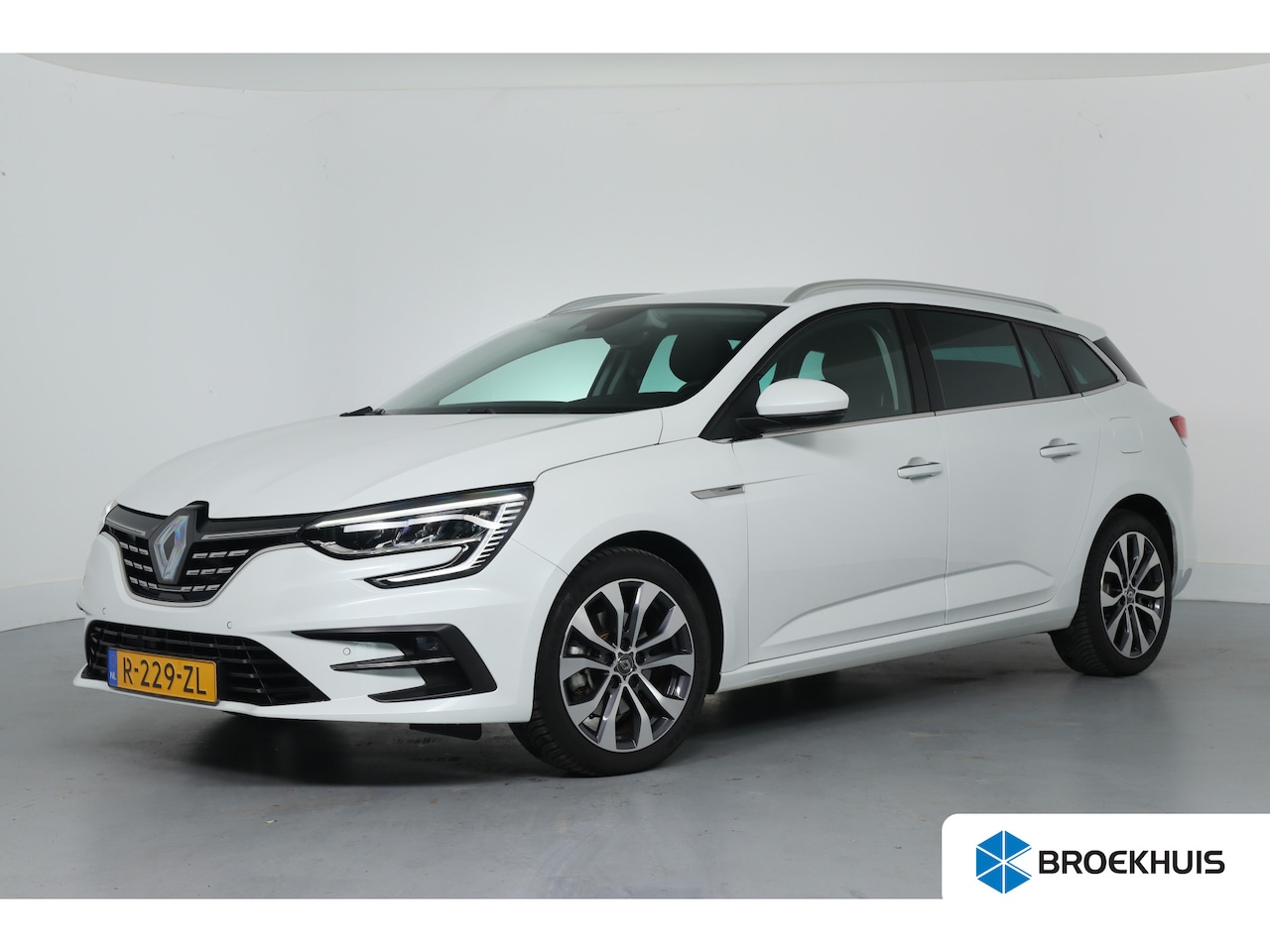 Renault Mégane E-Tech - Estate 1.6 Plug-In Hybrid 160 Techno | Afn Trekhaak | Keyless | Led | Camera | Climate Con - AutoWereld.nl