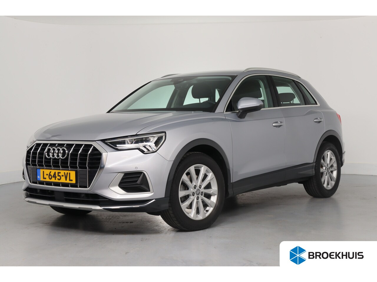 Audi Q3 - 35 TFSI Business Edition | Trekhaak | LED | Stoelverwarming | Cruise Adaptive | Clima | Na - AutoWereld.nl