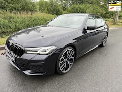 BMW 5-serie - M550i X DRIVE M Sport Edition High Executive/2023/FACELIFT/LASER/HARMAN KARDON/CRUISE/360