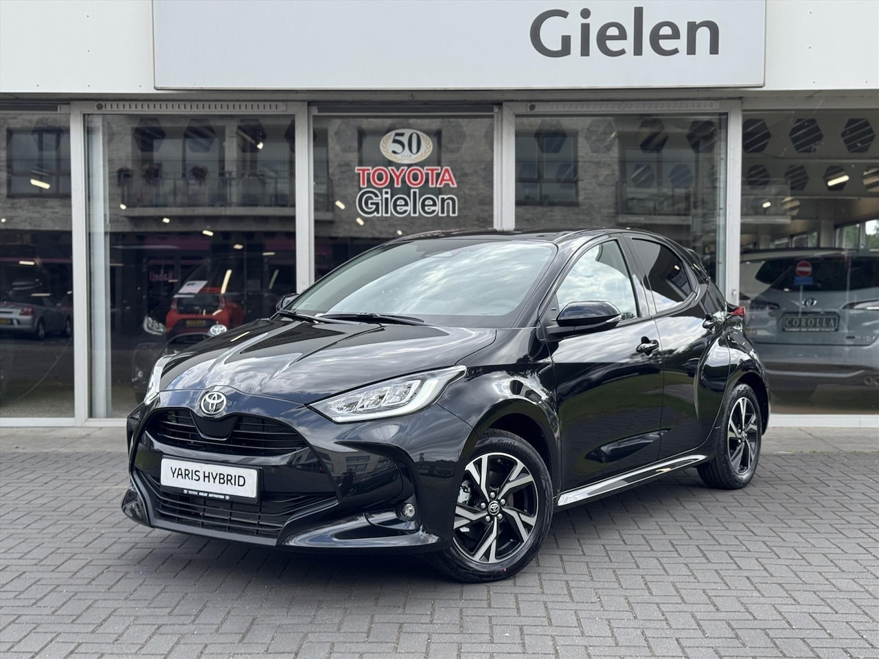Toyota Yaris - 1.5 Hybrid Dynamic Plus | Stoel + Stuurverwarming, Parkeercamera, Keyless, Startknop, 16 i - AutoWereld.nl