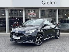 Toyota Yaris - 1.5 Hybrid Dynamic Plus | Stoel + Stuurverwarming, Parkeercamera, Keyless, Startknop, 16 i