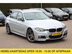 BMW 3-serie - 330e Centennial Exe. M Sport / Schuifdak / Alcantara / 18'' / Navigatie / Parkeerhulp acht