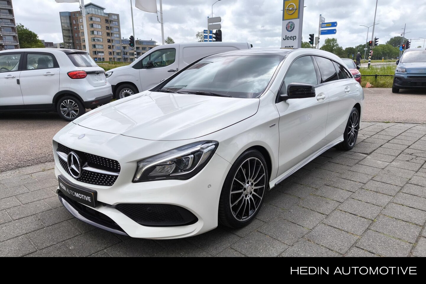 Mercedes-Benz CLA-klasse Shooting Brake - 180 | AMG pakket | Automatische airconditioning | Park distance control inclusief achterui - AutoWereld.nl