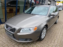 Volvo V70 - 2.5FT Momentum 230PK H.LEER / ECC / PDC / TREKHAAK