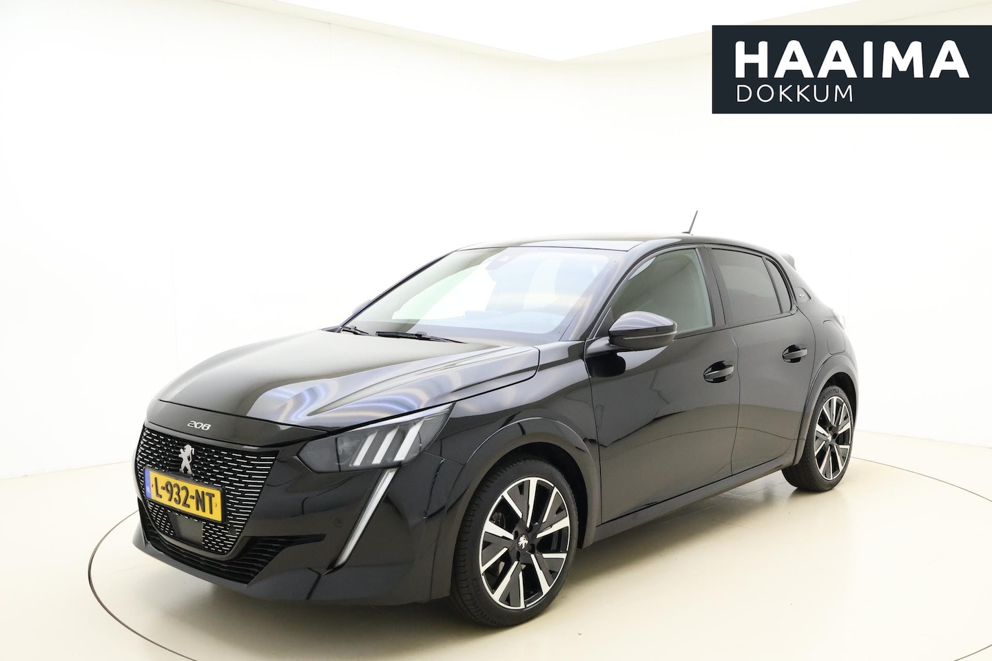 Peugeot 208 - 1.2 PureTech GT | Automaat | Navigatie | Panoramadak  | Climate control | Parkeersensoren - AutoWereld.nl