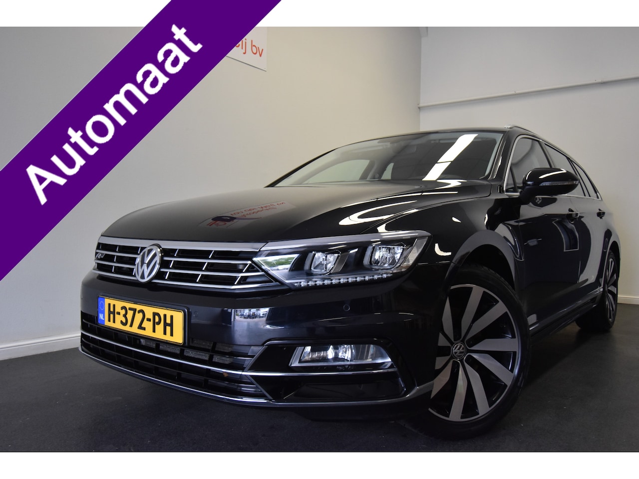 Volkswagen Passat Variant - 1.5 TSI Highline Business R-Line , TREKHAAK , CLIMATR , NAVI , LED KOPLAMPEN , PDC V+A , - AutoWereld.nl