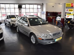 Volvo V40 - 1.8 Automaat, Airco, Electr. ramen en spiegels, trekhaak, Radio-Cd wisselaar, Cruise contr