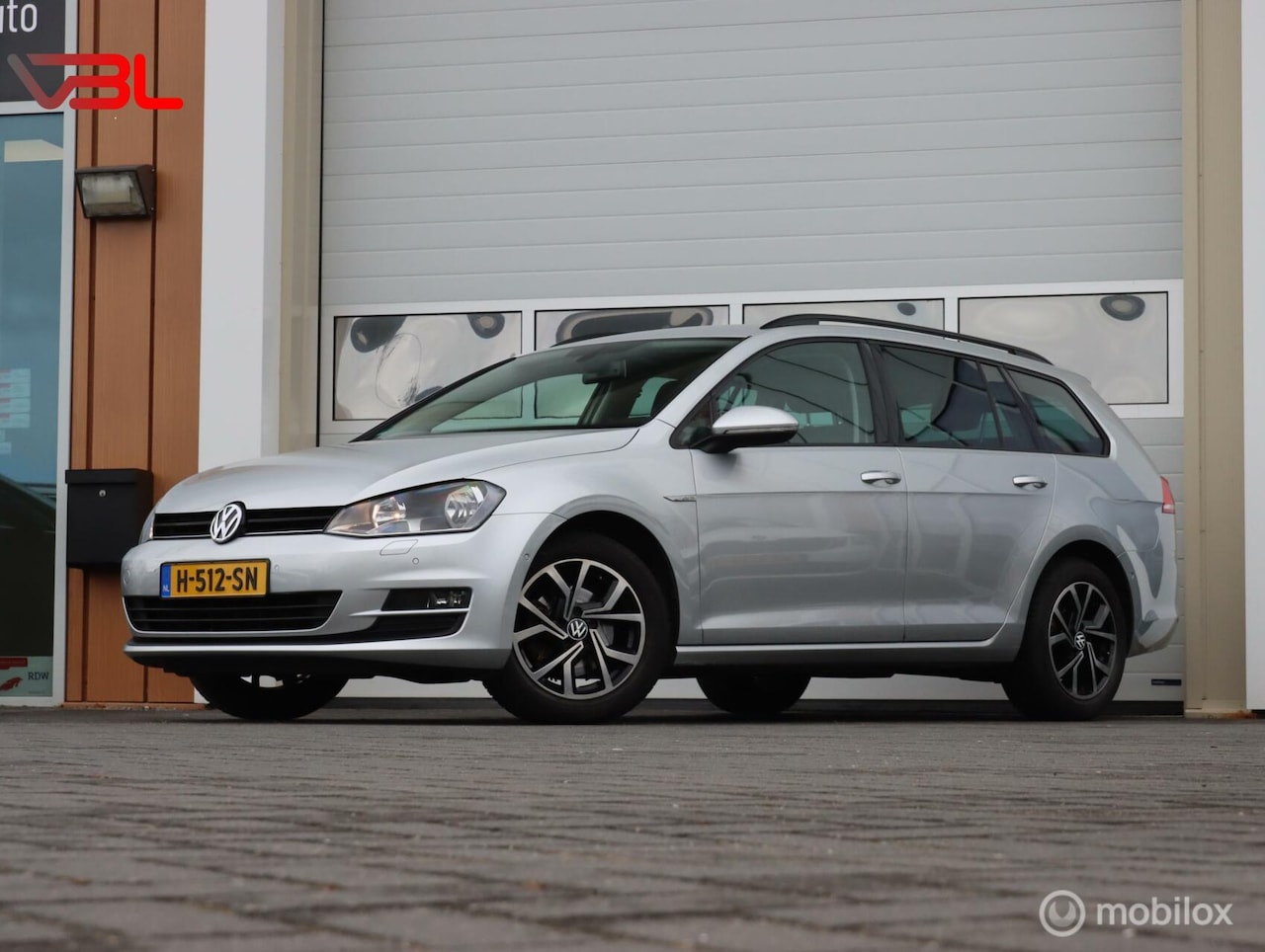 Volkswagen Golf Variant - 1.2 TSI Business Edition | Navigatie | Parkeersensoren voor + achter | Stoelverwarming - AutoWereld.nl