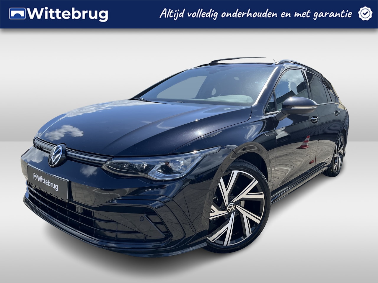 Volkswagen Golf Variant - 1.5 TSI 150pk R-Line Black Style DSG Automaat Panoramadak / 18"LM Velgen / Black Style / N - AutoWereld.nl