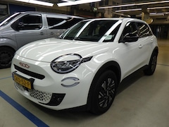 Fiat 600e - RED 54 kWh 3 Fase | Navigatie by App | Parkeersensoren | Climate Control | Full-LED | Appl