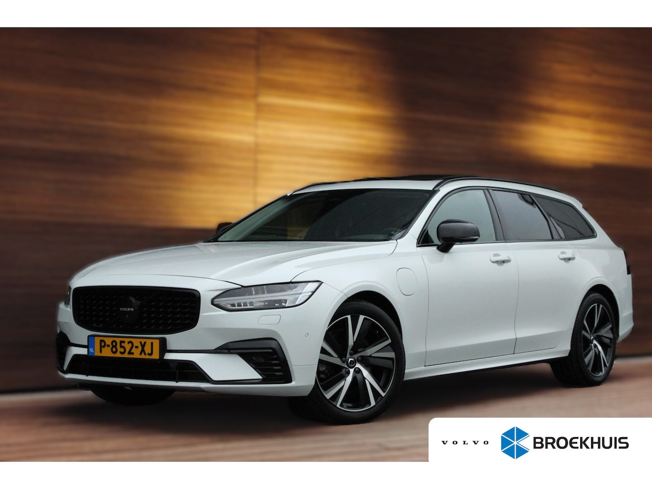 Volvo V90 - T6 Plus Dark Long Range | Luchtvering | Harman/Kardon | 360° Camera | Panoramadak | Memory - AutoWereld.nl