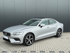 Volvo S60 - Recharge T6 AWD Ultimate Bright | Panoramadak | Stoel en Stuurwiel verwarming | Harman Kar