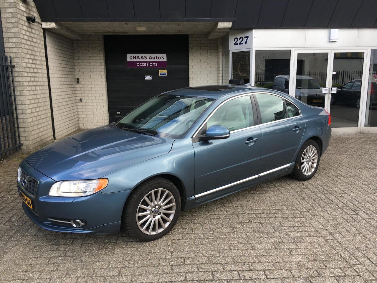 Volvo S80 - 2.0 D4 Summum / 5 CILINDER / LEDER / ALU VELGEN / DAK / NAVI / EXPORT - AutoWereld.nl