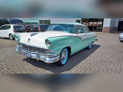 Ford Crown Victoria - FAIRLANE v8