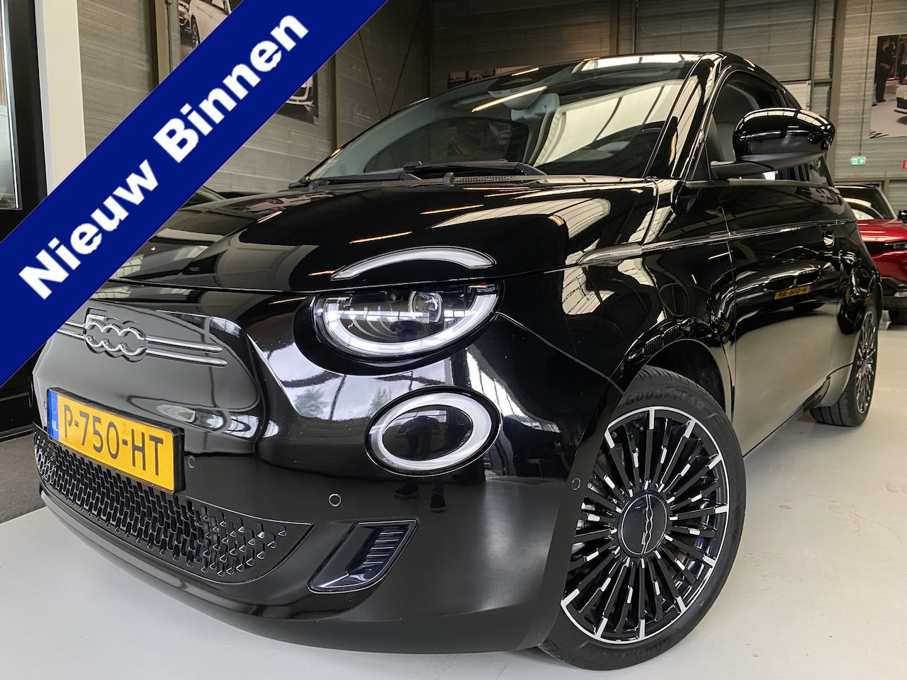 Fiat 500 - La Prima 42 kWh Carplay, Camera, PDC - AutoWereld.nl