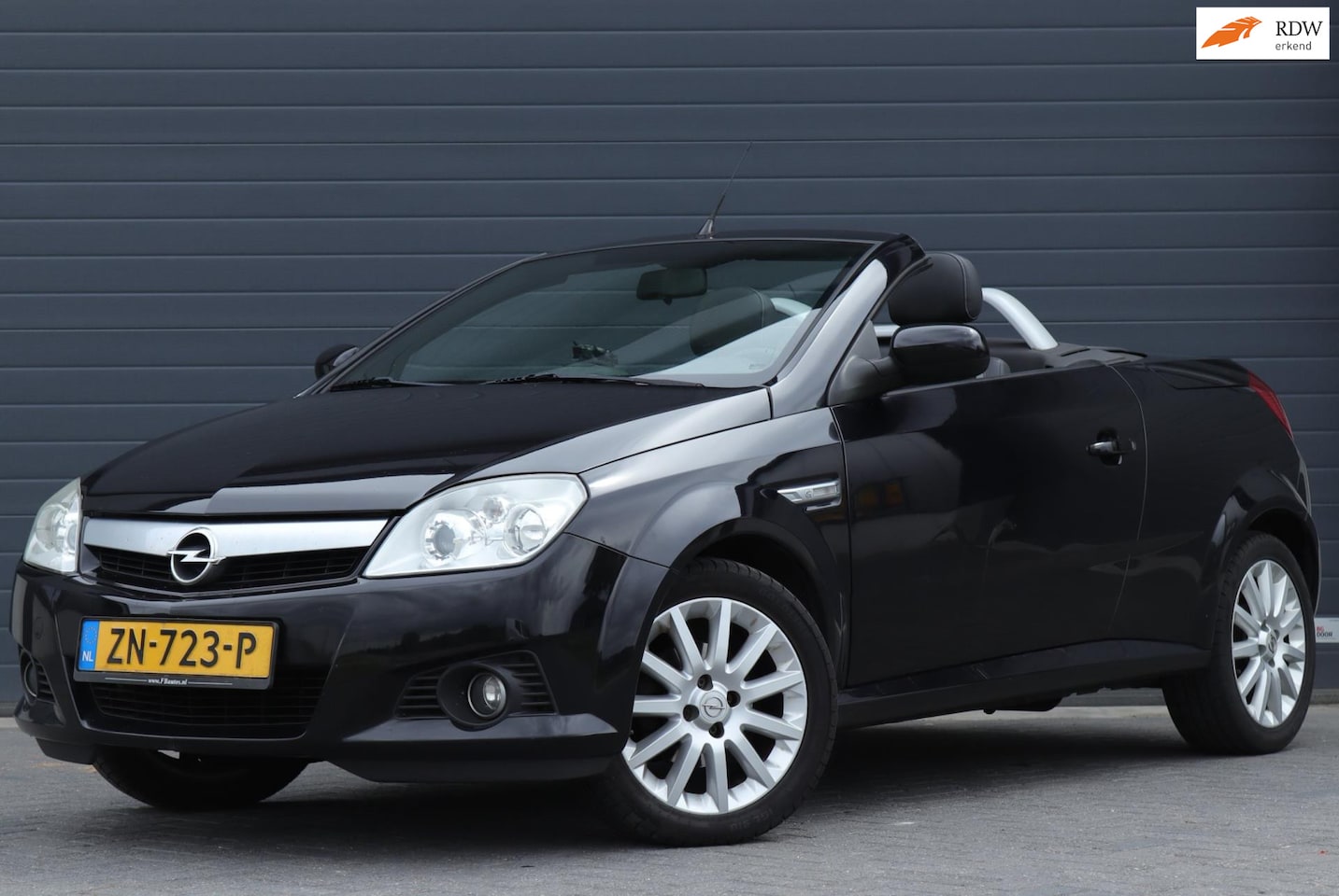 Opel Tigra TwinTop - 1.4-16V Rhythm 1.4-16V Rhythm - AutoWereld.nl