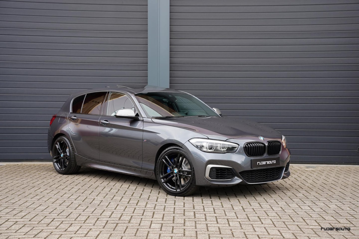 BMW 1-serie - M140i LCI2 | Schuifdak | Stuurverwarming | Navi Pro | Alcantara | HiFi | 5-deurs - AutoWereld.nl