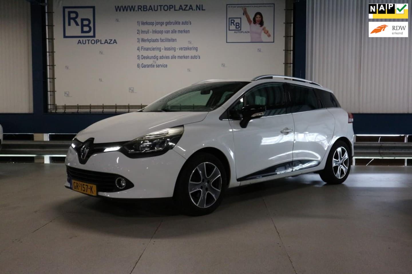 Renault Clio Estate - 0.9 TCe Night&Day / WHITE / NAP KM STAND ! ! - AutoWereld.nl