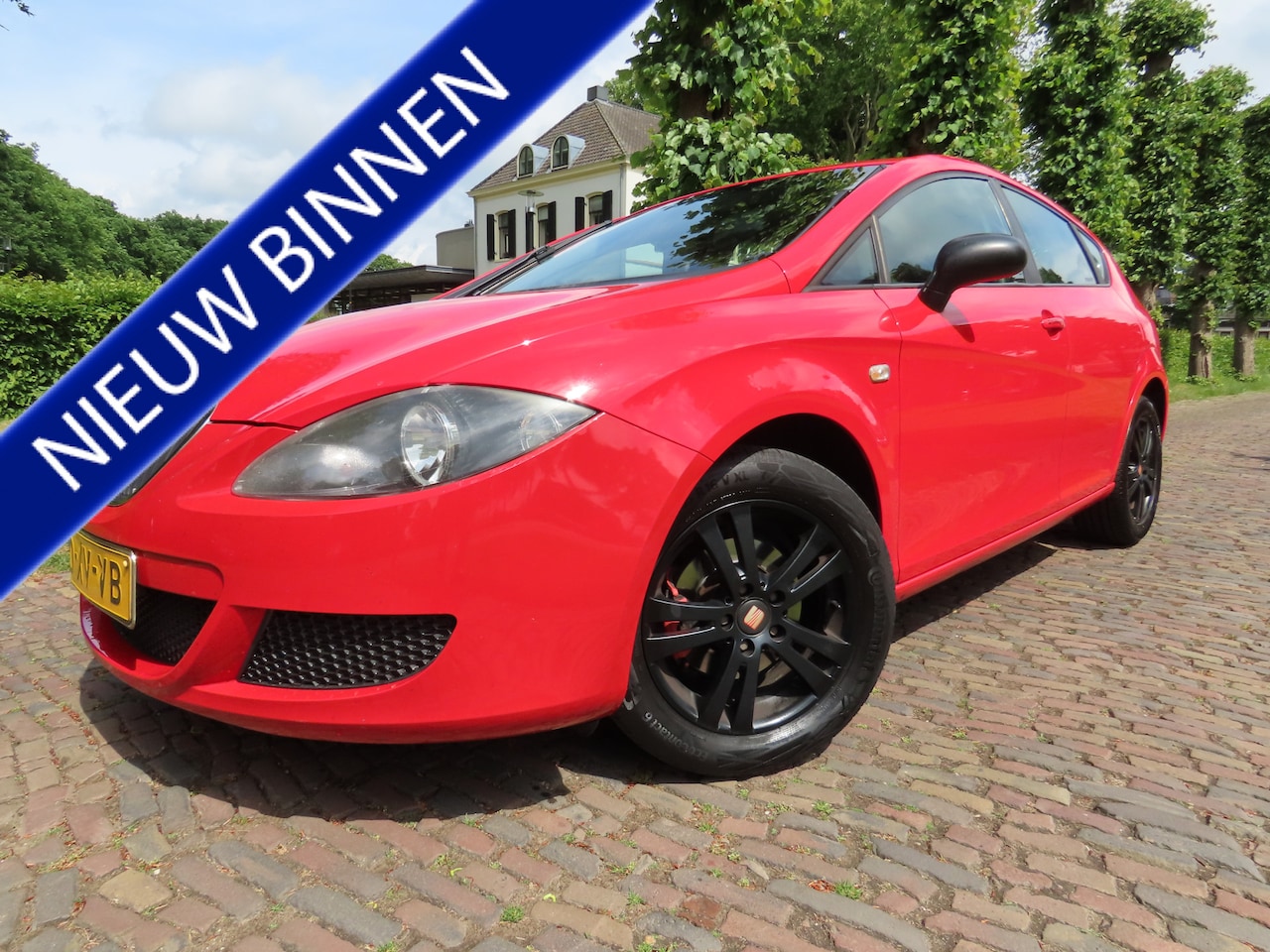 Seat Leon - 1.6 Reference Airco 5 Drs Pdc Lm Velgen ***Apk t/m 2-4-2026*** - AutoWereld.nl