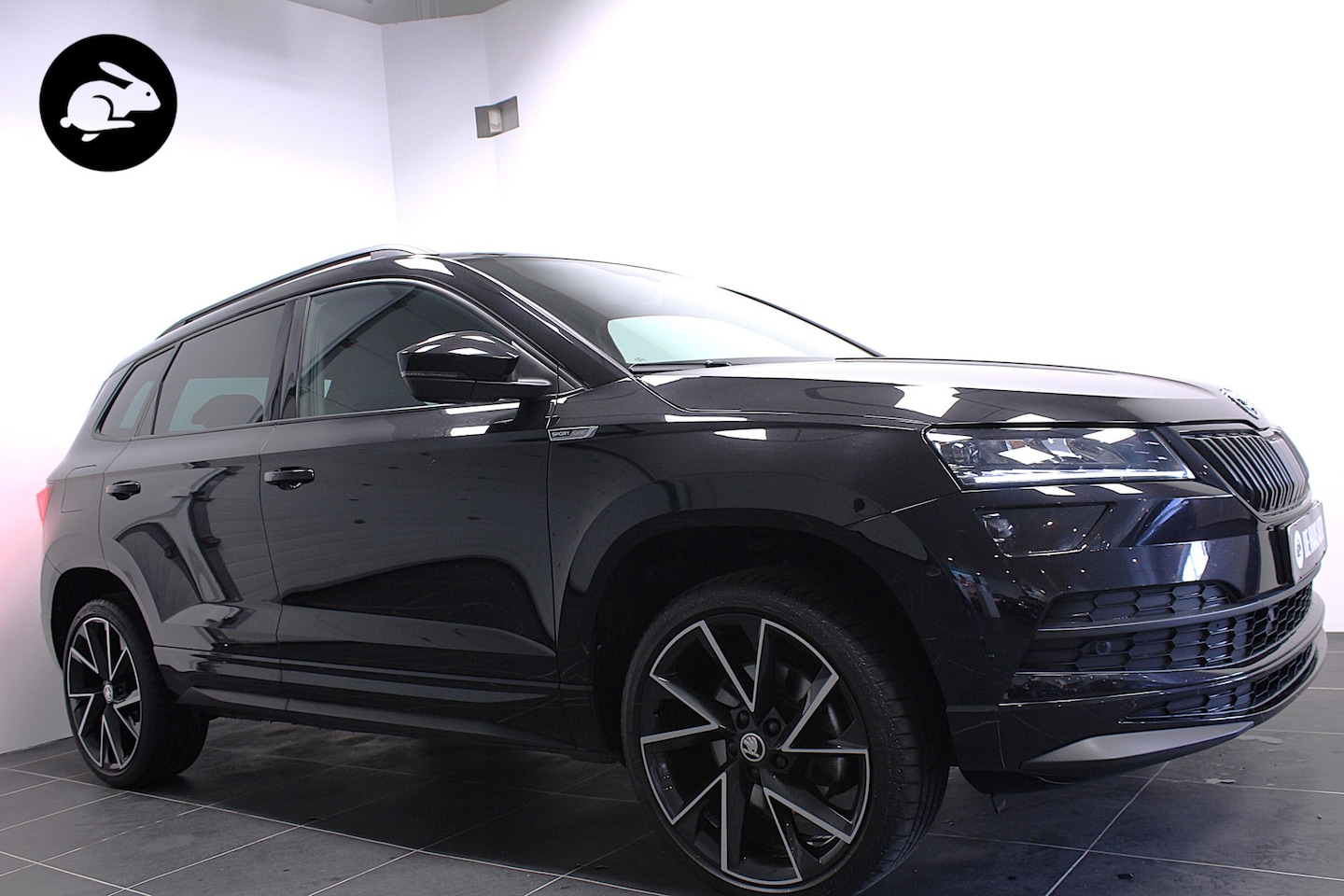 Skoda Karoq - 1.5 TSI Sportline/19 inch/Trekhaak/Virtual/Car play - AutoWereld.nl
