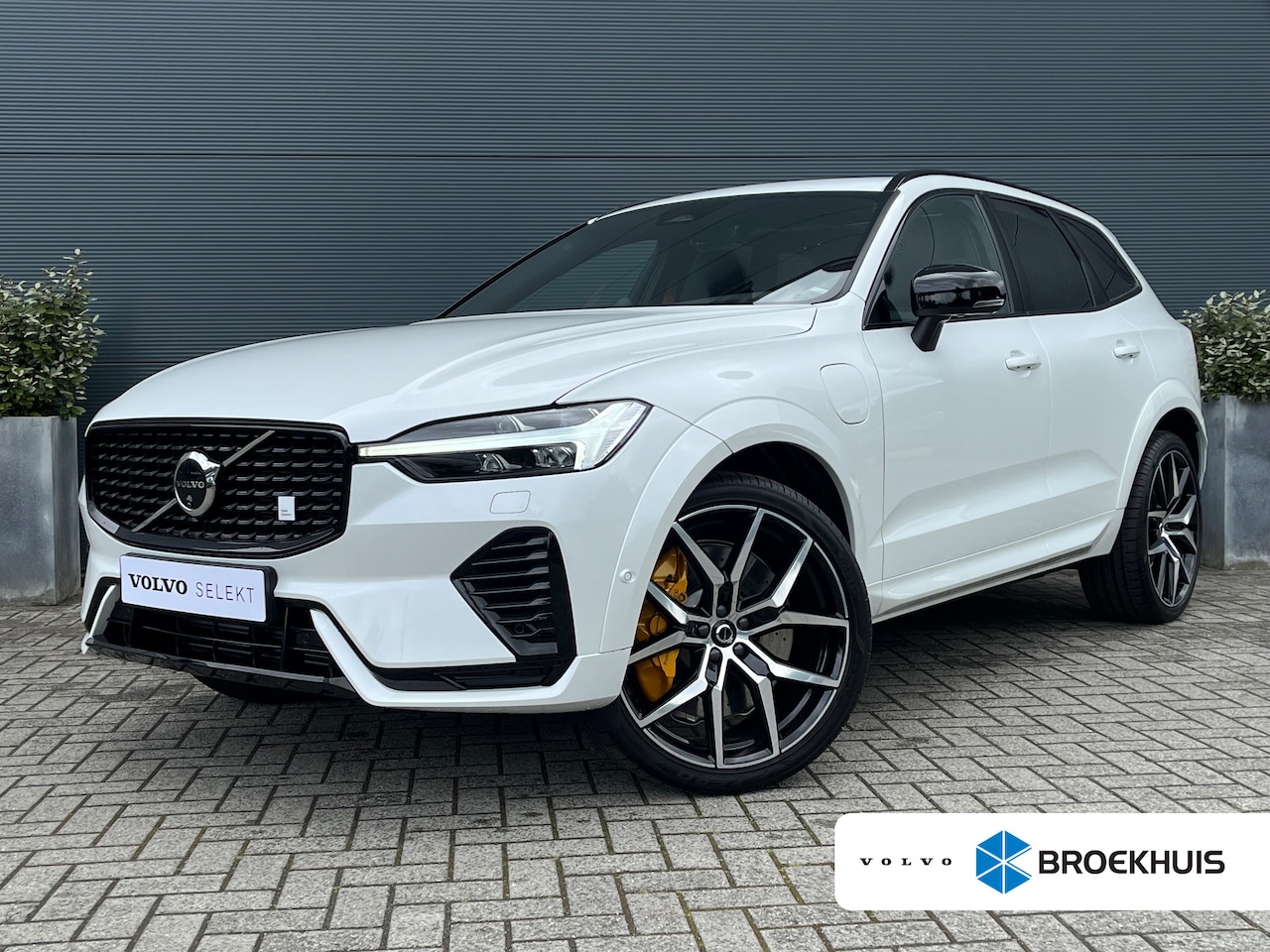 Volvo XC60 - 2.0 T8 AWD Polestar Engineered | Bowers&Wilkins | HUD | 360 Camera | Trekhaak | - AutoWereld.nl