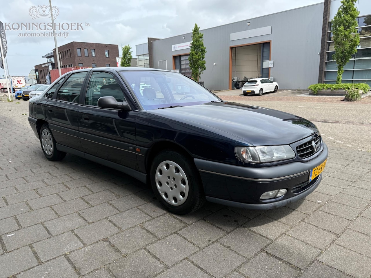 renault-safrane-2-0-rxe-youngtimer.jpg