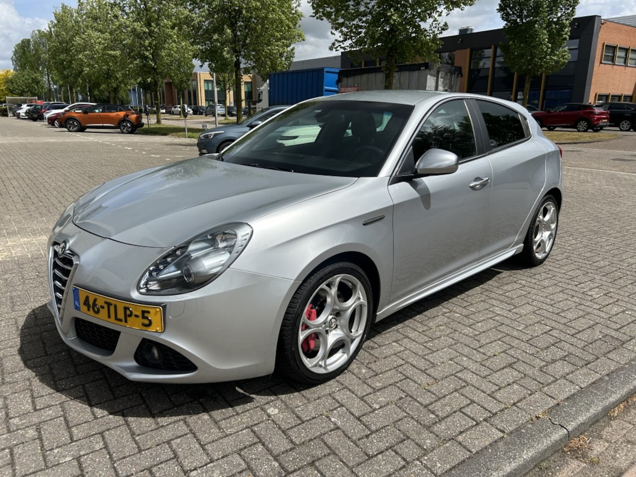 Alfa Romeo Giulietta - 1.4 T Distinctive Sport 170PK AUT LEER NAP! - AutoWereld.nl