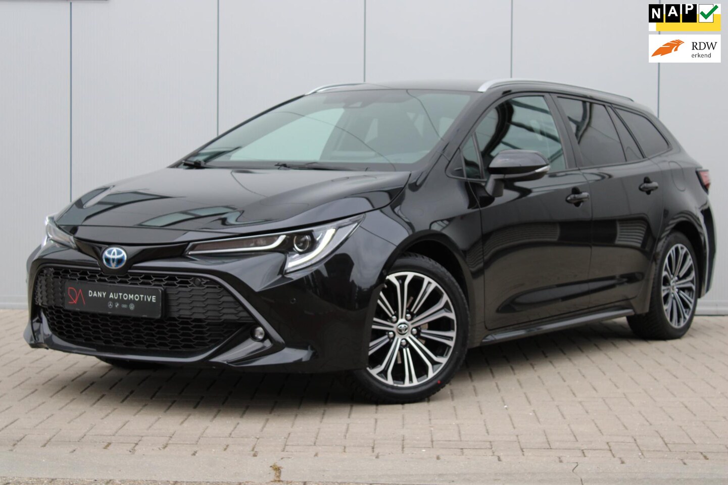 Toyota Corolla Touring Sports - 2.0 Hybrid First Edition AUT I ACC I CAM I NAVI I CLIMA I PDC I PARK. ASSIST I STOEL-STUUR - AutoWereld.nl
