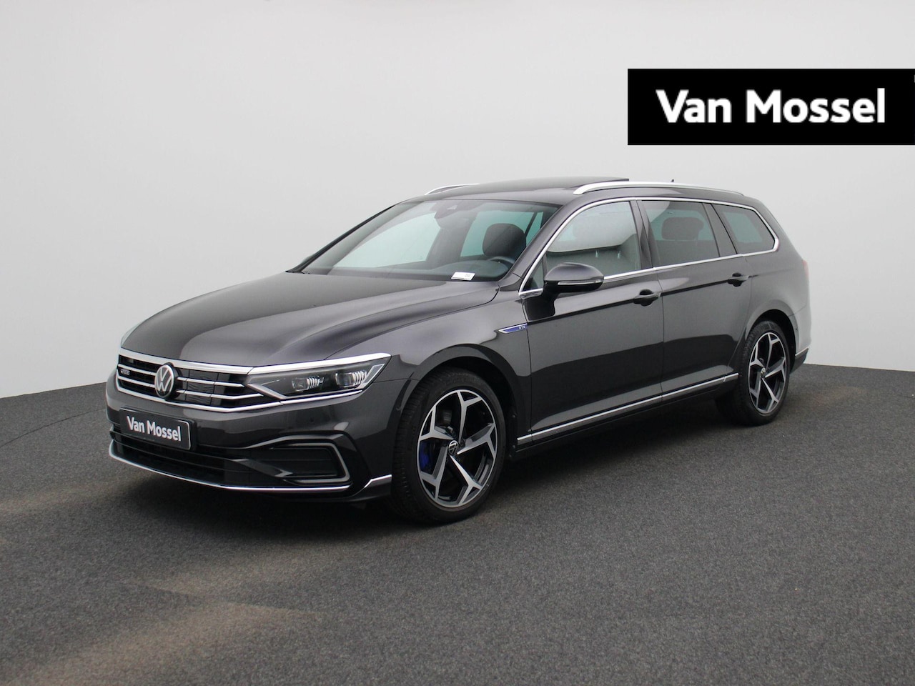Volkswagen Passat - 1.4 TSI PHEV GTE Business 218 PK | Automaat | 360 Camera | Panoramadak | Lederen Bekleding - AutoWereld.nl