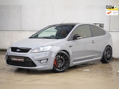 Ford Focus - 2.5 ST 225pk, Nardo Grey, Uniek Recaro
