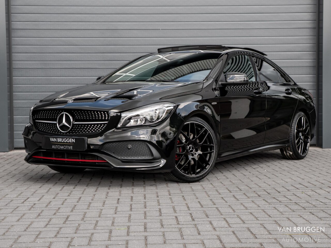 Mercedes-Benz CLA-Klasse - 250 AMG Pano Night CarPlay 19" velgen - AutoWereld.nl